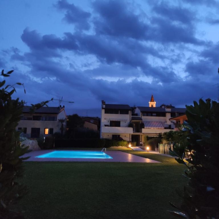 Private Garden Giardino Privato a Bardolino - House Amorino - Two-Bedroom Apartment with Private Garden - 26