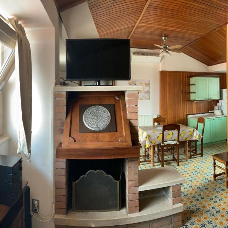 Attico mansardato affacciato sul cuore di Brescia - Two-Bedroom Apartment - 12