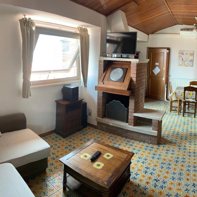 Attico mansardato affacciato sul cuore di Brescia - Two-Bedroom Apartment - 13