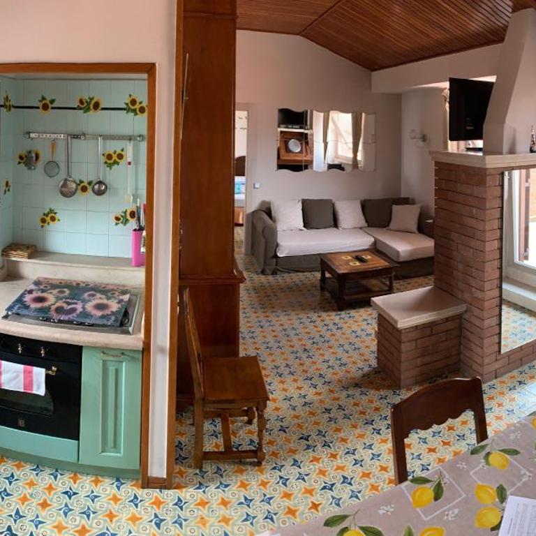 Attico mansardato affacciato sul cuore di Brescia - Two-Bedroom Apartment - 9
