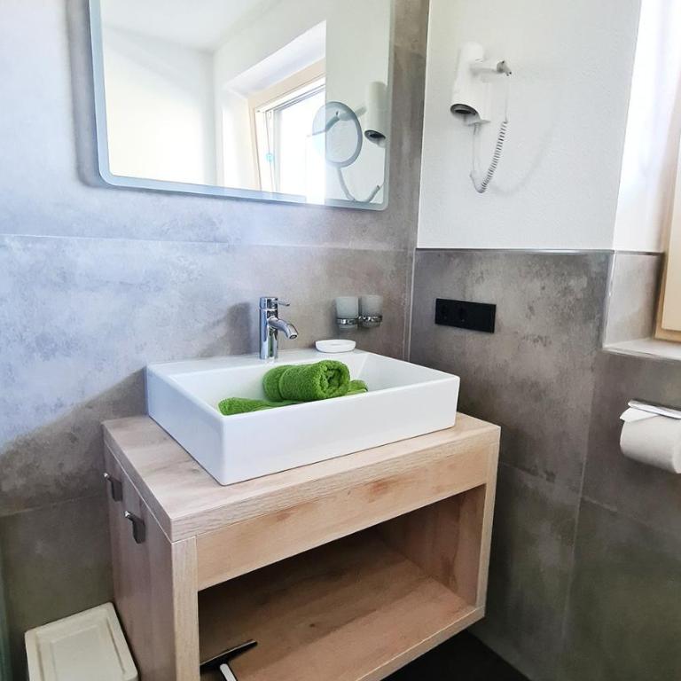 Sunshine Appartements - Apartment with Terrace - House 2 - 12