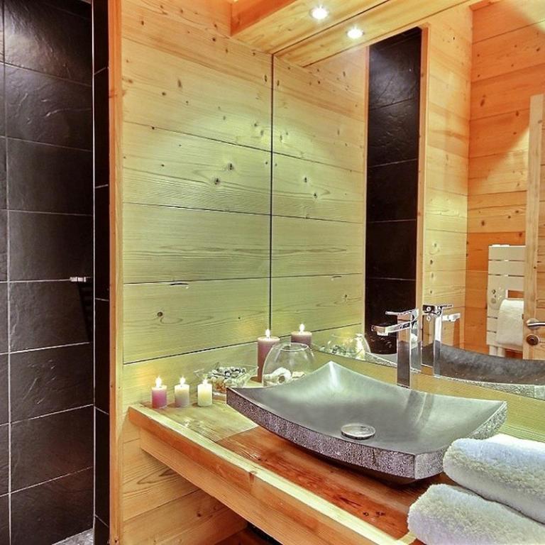 Serrechevalierholidays Chalet Vue&Cheminée, jardin et soleil 20 personnes - Chalet - 49