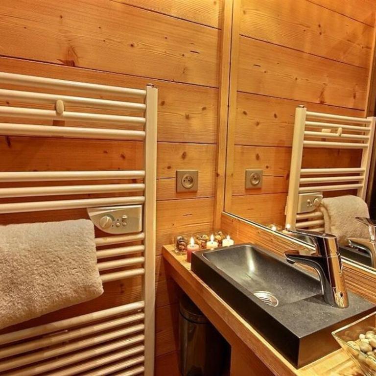 Serrechevalierholidays Chalet Vue&Cheminée, jardin et soleil 20 personnes - Chalet - 53