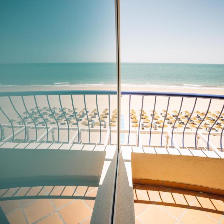 Hotel Playa Victoria - Habitación Doble con vistas frontales al mar - 1 o 2 camas - 8