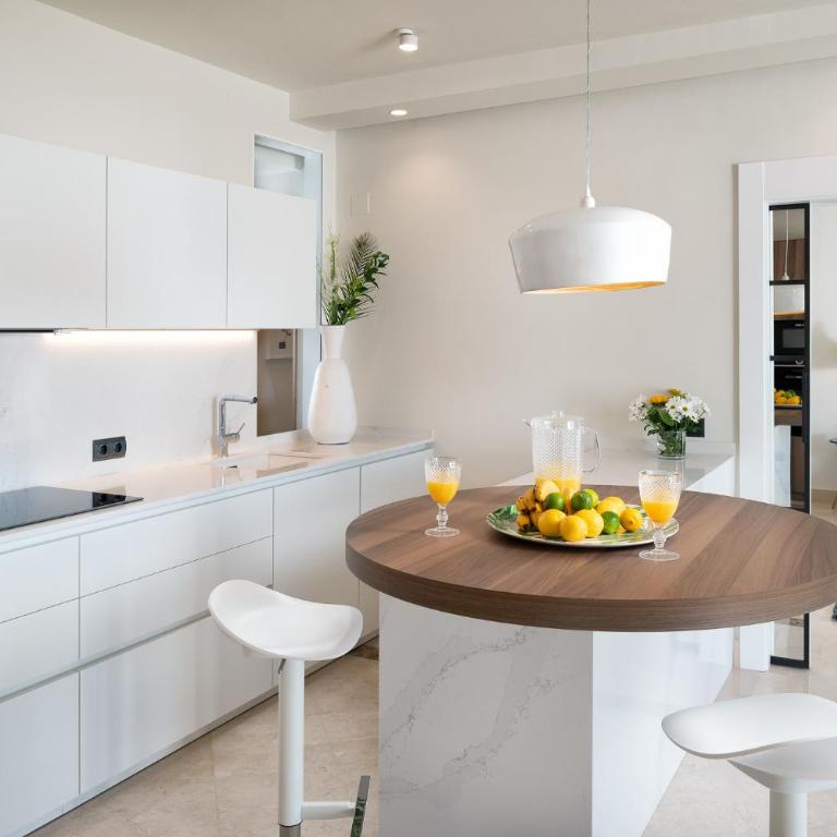 Stunning Modern Apt Frontline beach - RDR206 - Two-Bedroom Apartment - 8
