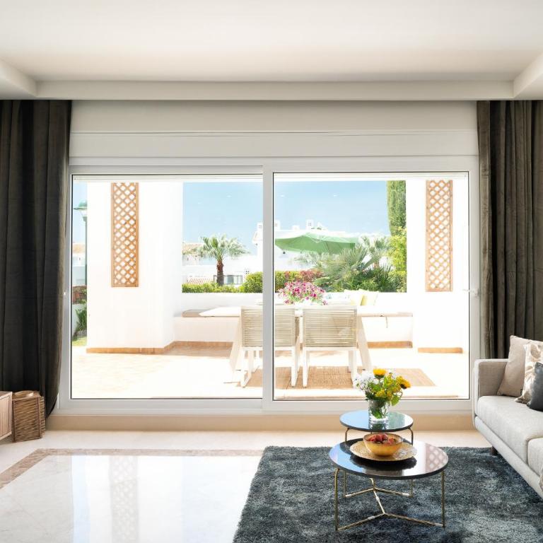 Stunning Modern Apt Frontline beach - RDR206 - Two-Bedroom Apartment - 11