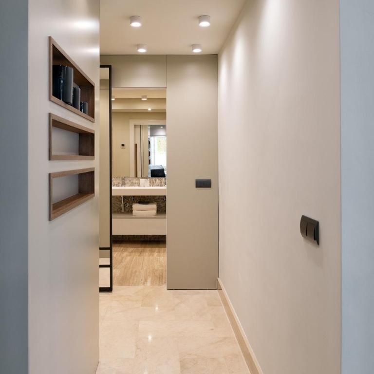 Stunning Modern Apt Frontline beach - RDR206 - Two-Bedroom Apartment - 16