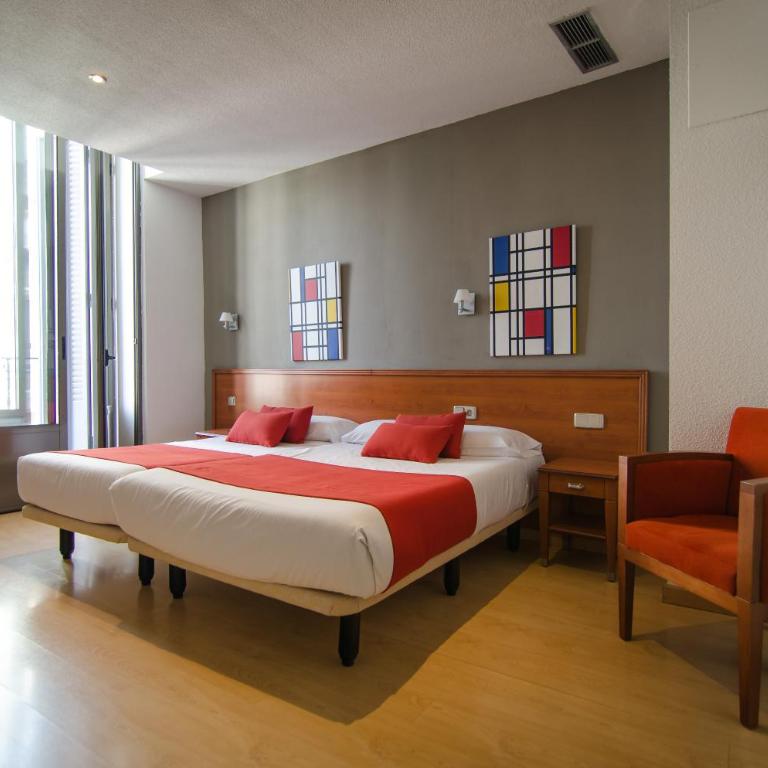 Hostal Persal - Habitación cuádruple - 1