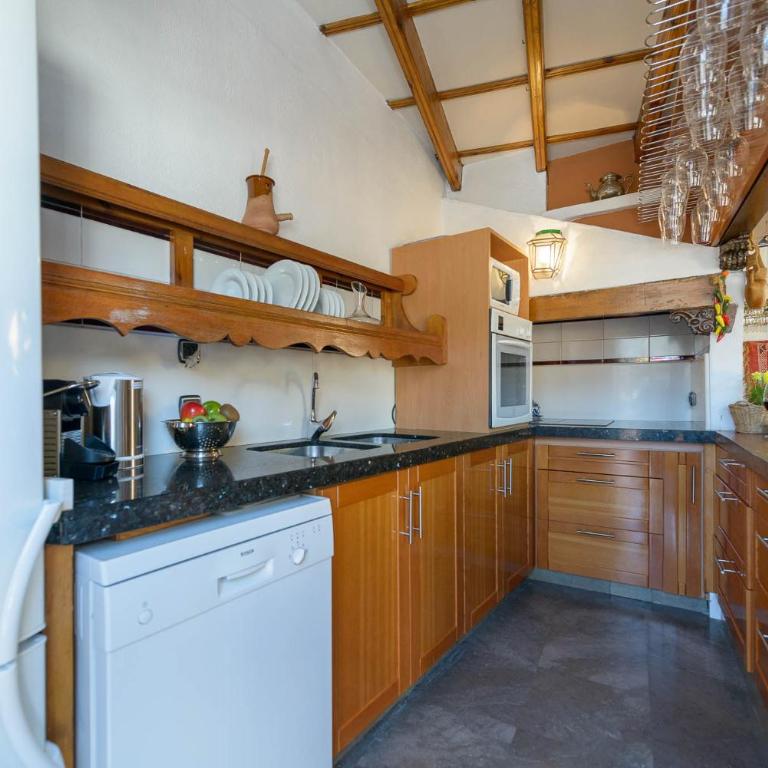 Casa del Beso - Three-Bedroom Vacation Home - 8
