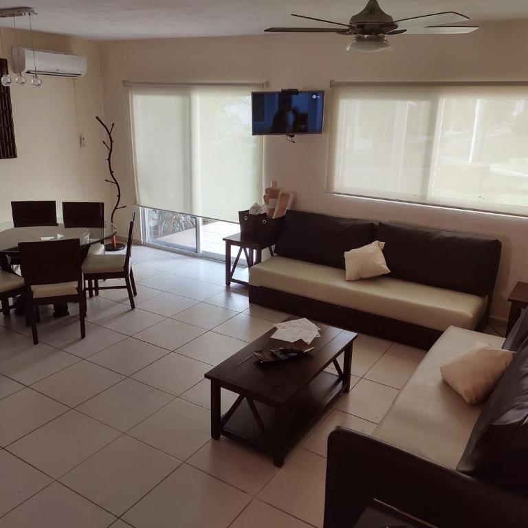 Casa Diamante en Zona Diamante - Three-Bedroom Townhouse - 13