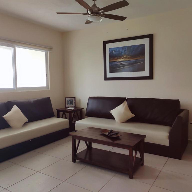 Casa Diamante en Zona Diamante - Three-Bedroom Townhouse - 12