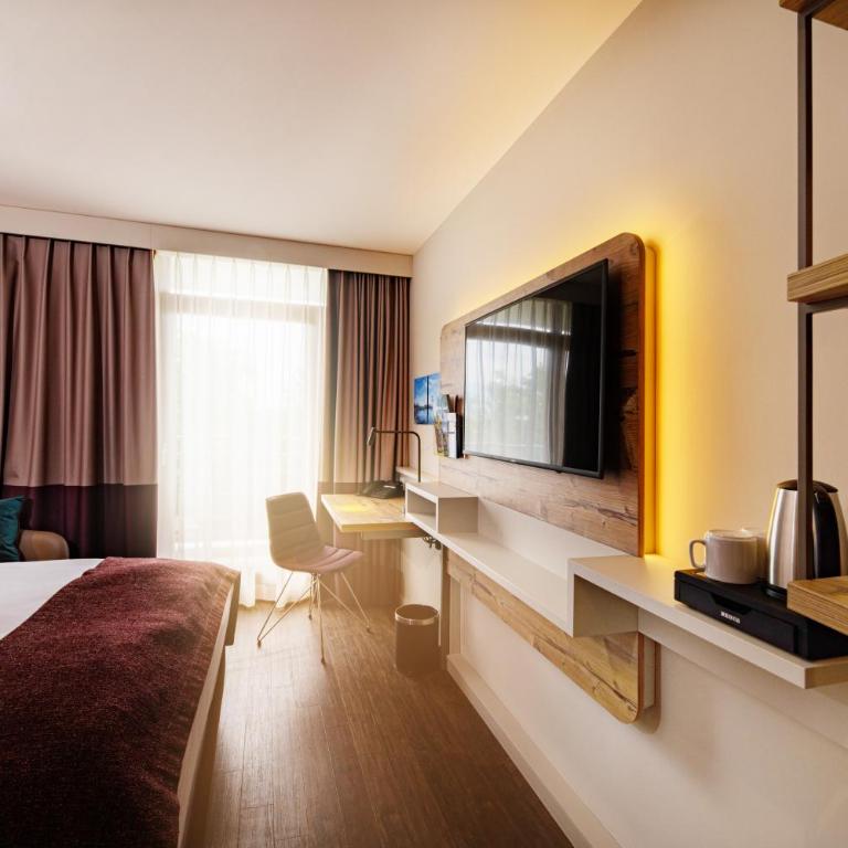 feelMOOR - Gesundresort Bad Wurzach - Zimmer mit Queensize-Bett und Balkon - 7
