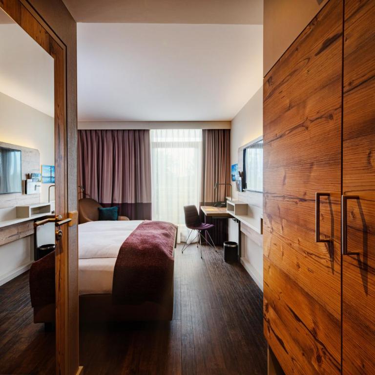feelMOOR - Gesundresort Bad Wurzach - Zimmer mit Queensize-Bett und Balkon - 2