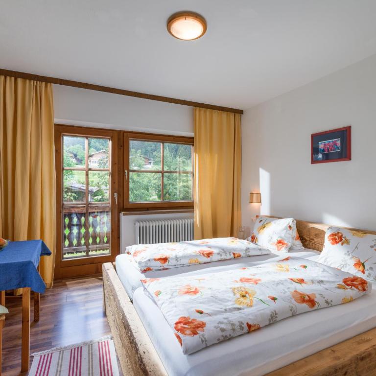 Weberhof Hopfgarten - Doppelzimmer mit Balkon - 1