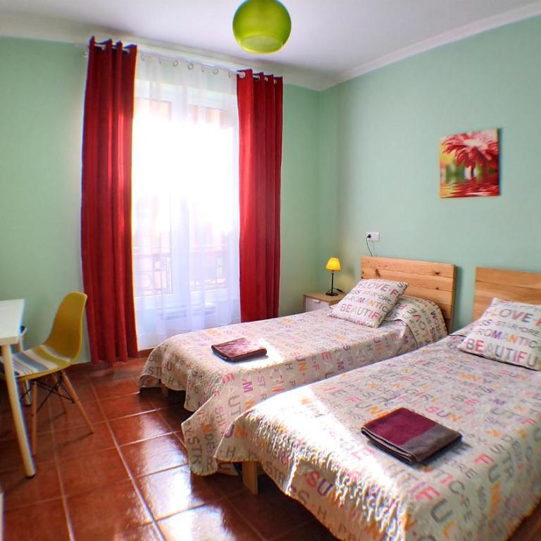 GoodHouse - Habitación Doble con baño compartido - 2 camas - 5