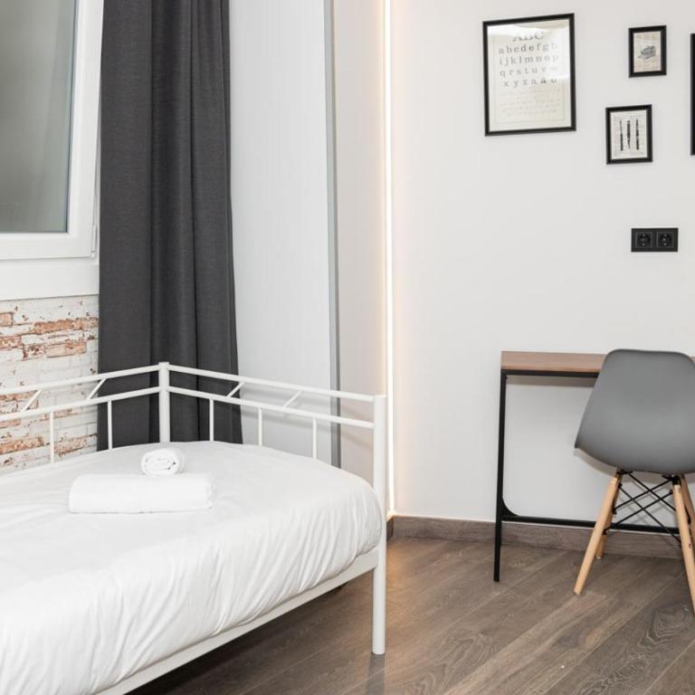 Pension H30 SALCES Self check in Licencia HBI01292 - Quadruple Room - 1