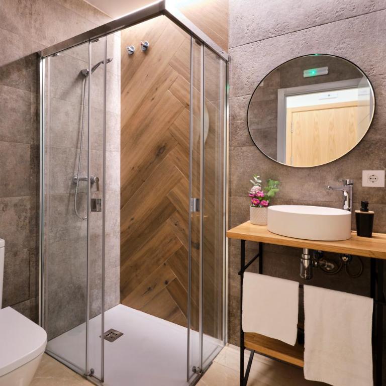 Sweet Sevilla Suites - Smart Hotel - Habitación Triple con balcón - 5