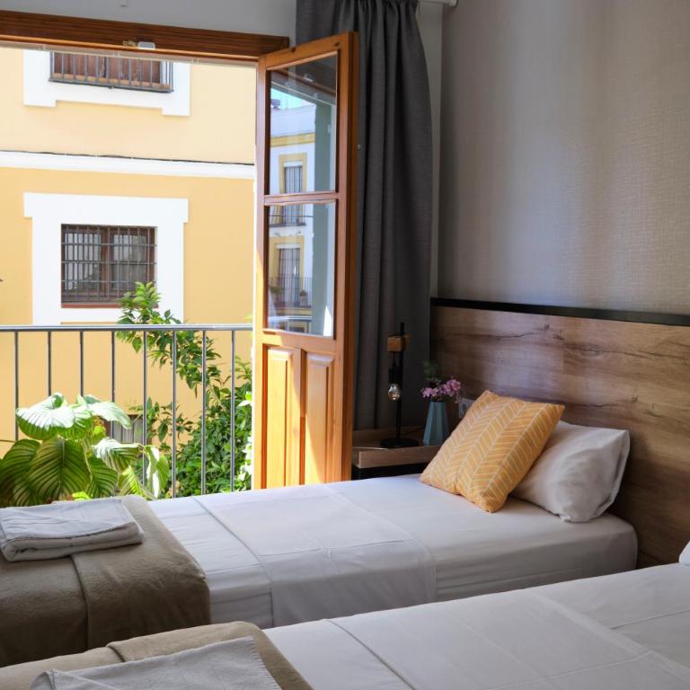 Sweet Sevilla Suites - Smart Hotel - Habitación Triple con balcón - 6