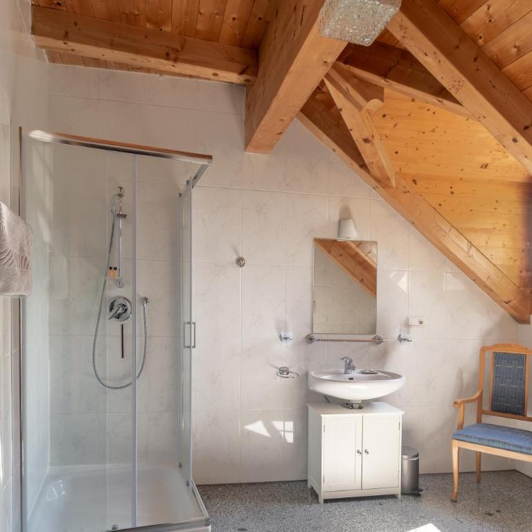 Schloss-Castel Pienzenau - Guestrooms & Apartments - B&B-Hotel & Restaurant - Camera Matrimoniale con Vista Giardino - 6