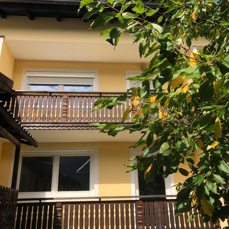 Art Chic - your exklusive stay - Three-Bedroom Apartment - 2