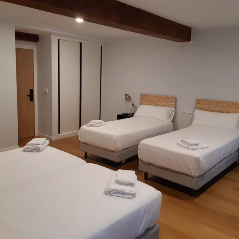 Hotel Puerto de Llanes - Standard Quadruple Room - 2