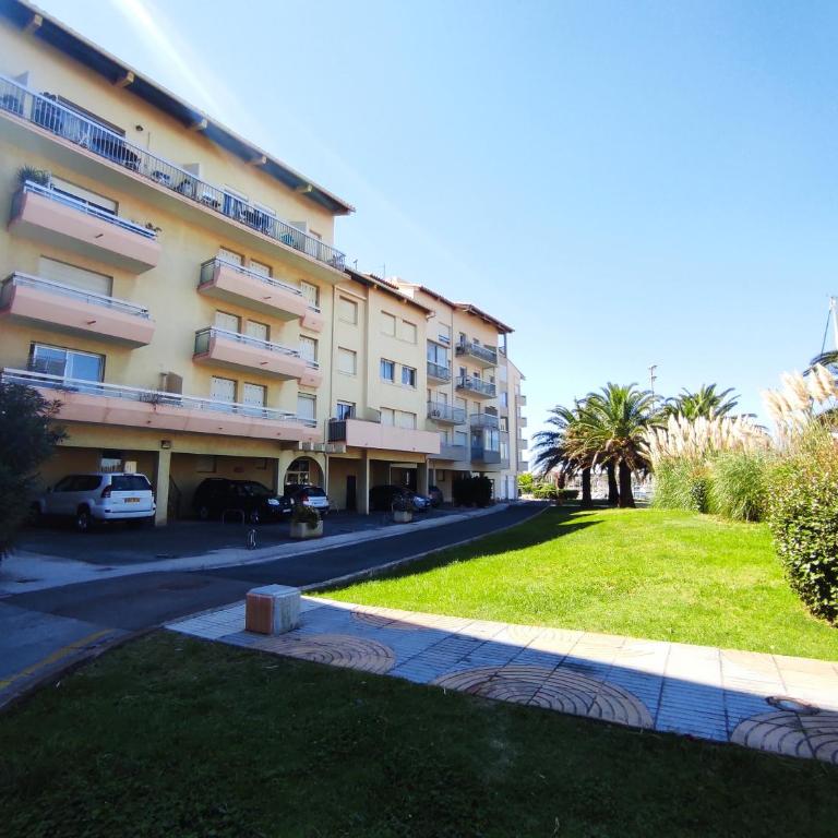 Magnifique T2 au calme avec une superbe vue sur le port - Appartement 1 Chambre - 26