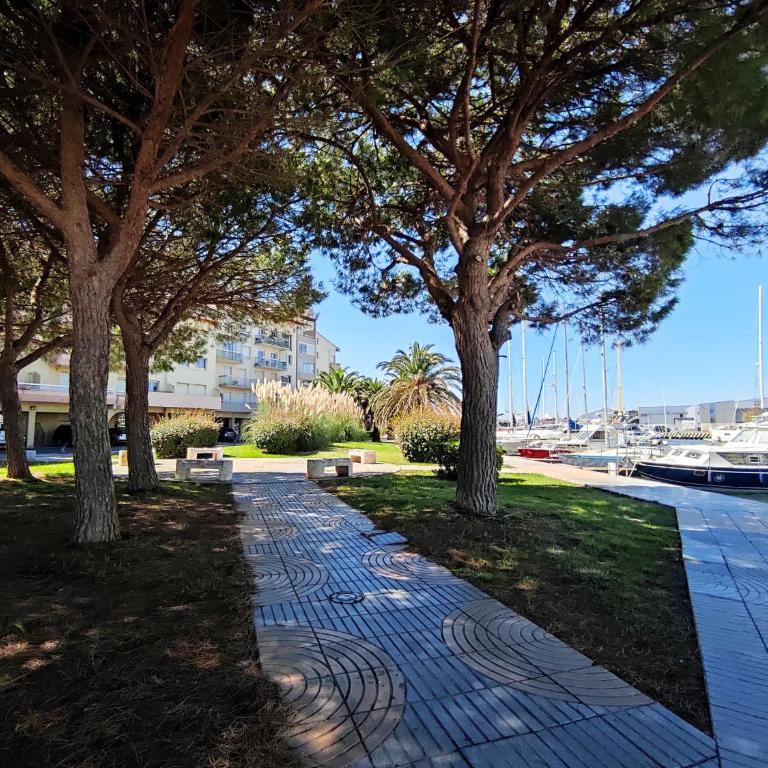 Magnifique T2 au calme avec une superbe vue sur le port - Appartement 1 Chambre - 27