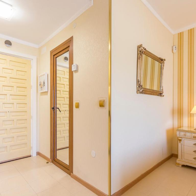 Benal Beach Studio - Self Check-In - Steps from Benalmádena Costa Beach - Studio with Balcony - 7