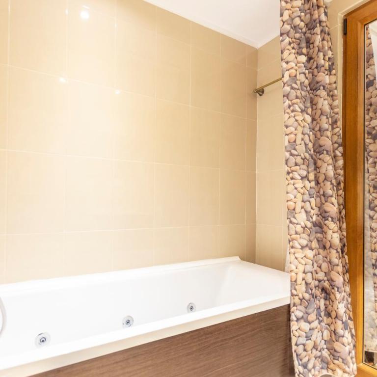 Benal Beach Studio - Self Check-In - Steps from Benalmádena Costa Beach - Studio with Balcony - 12