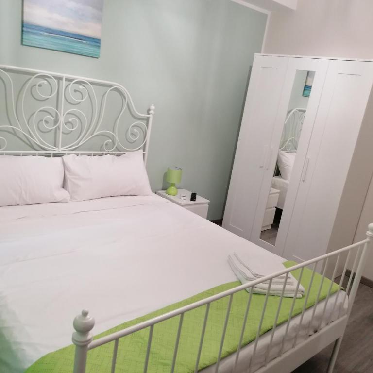 La terrazza sul vicolo - Double Room with Private Bathroom - 4