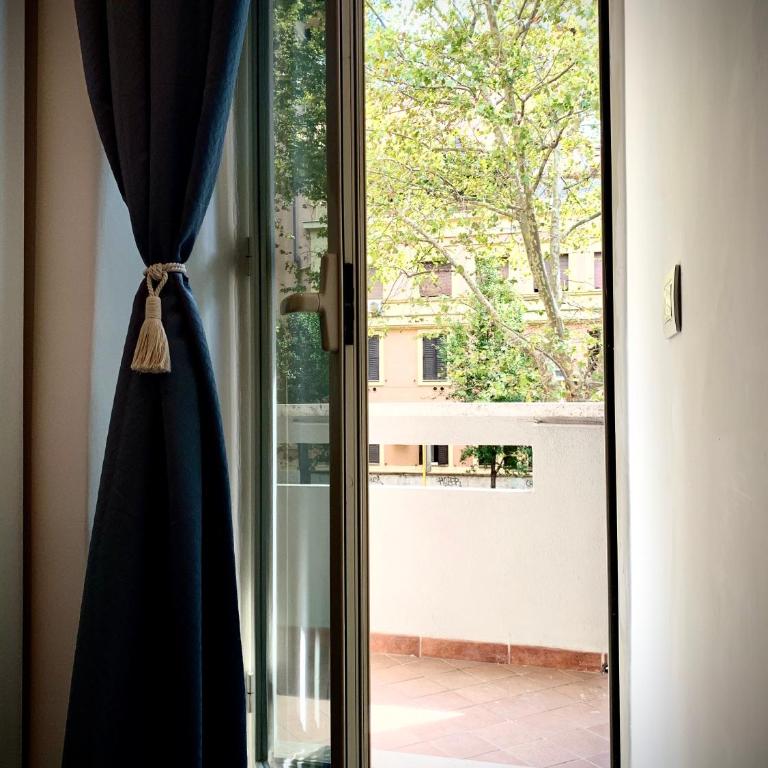4 Vatican Rooms - Camera Matrimoniale con Letto a Una Piazza e Mezza e Balcone - 4