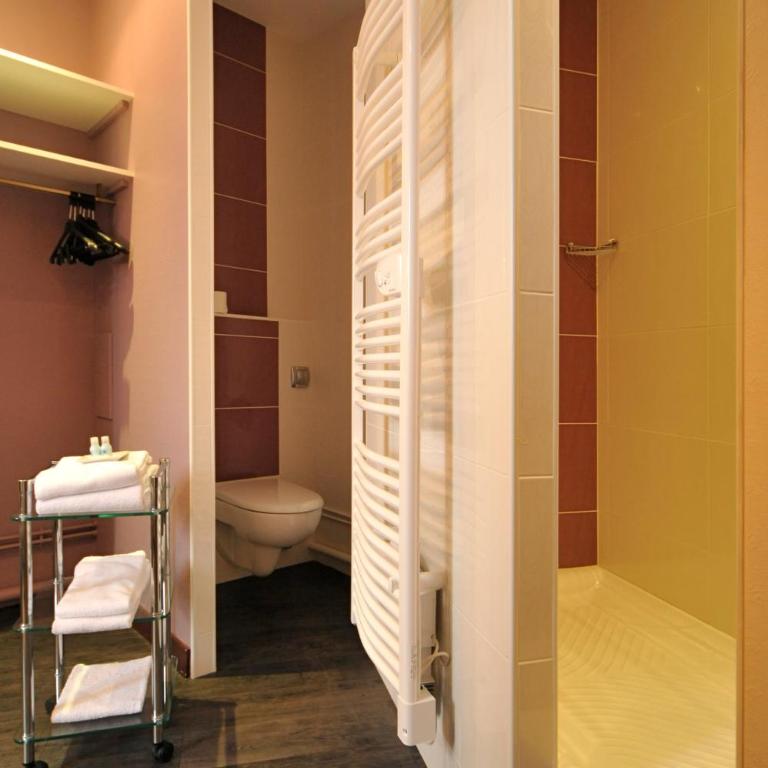 Hôtel The Originals Access - proche centre-ville - Gare - Chambre Prestige - 17