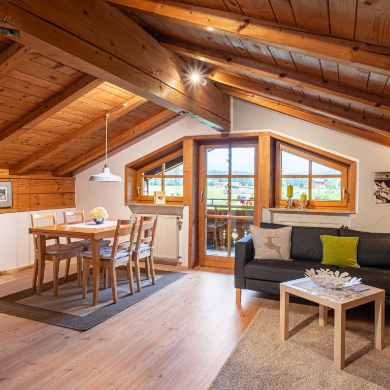 Ferienwohnung "Hüs 18" - Apartment mit Blick auf die Berge - 1