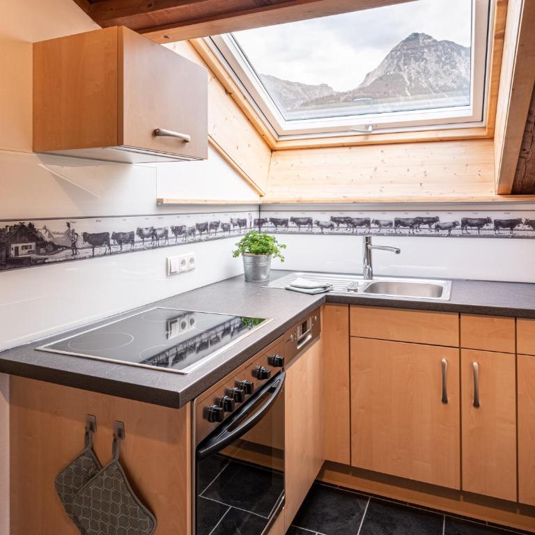 Ferienwohnung "Hüs 18" - Apartment mit Blick auf die Berge - 3