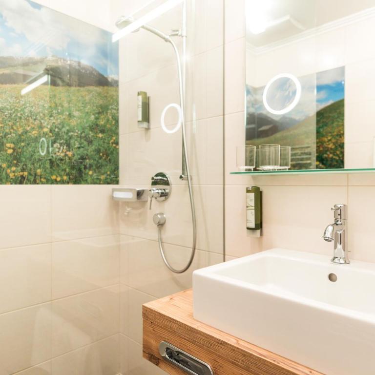 Hotel Eden - Standard Doppel-/Zweibettzimmer mit Straßenblick - 1