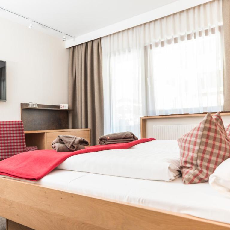 Hotel Eden - Standard Doppel-/Zweibettzimmer mit Straßenblick - 5