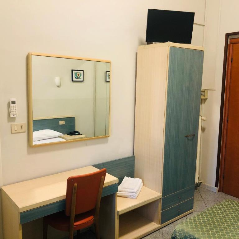 Hotel Ferrucci - Deluxe Twin Room - 6