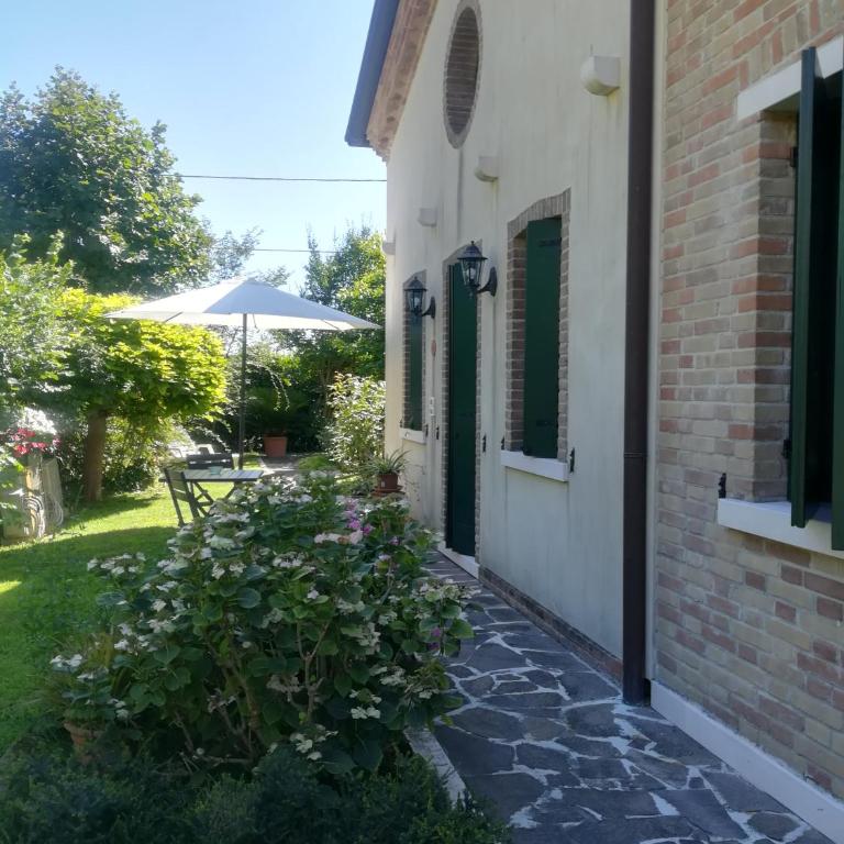 Casa Pianta - Camera Matrimoniale con Vista Giardino - 9