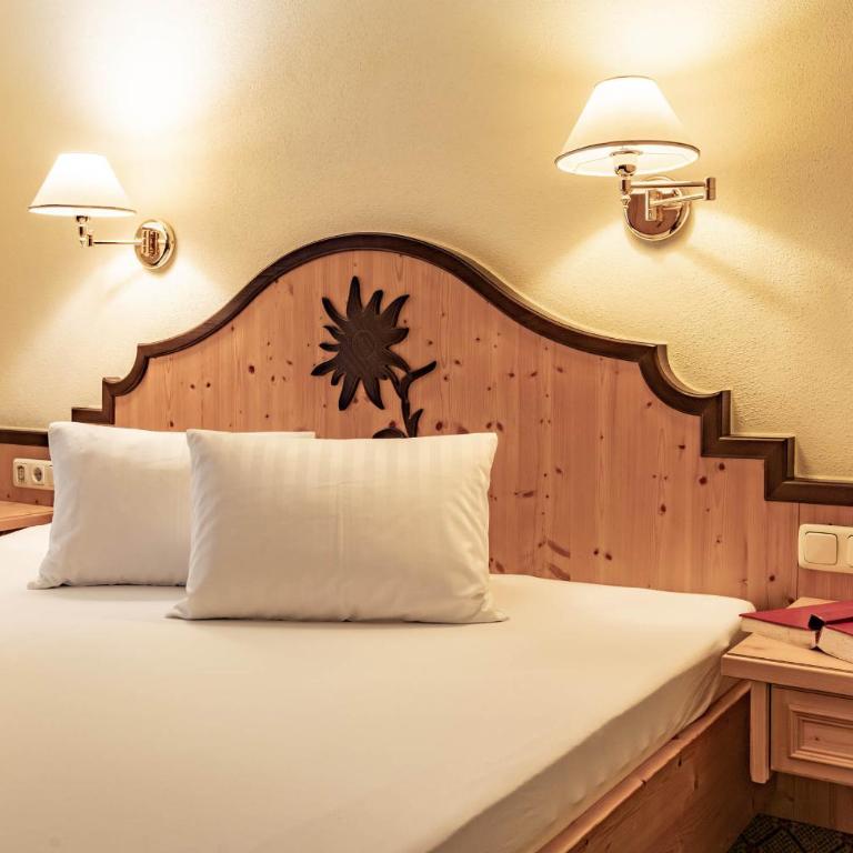 Hotel Berghof Mayrhofen - Standard Doppelzimmer - 8
