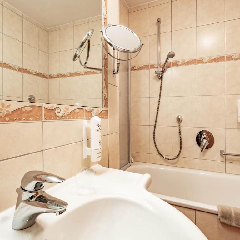 Hotel Berghof Mayrhofen - Superior Doppelzimmer - 3