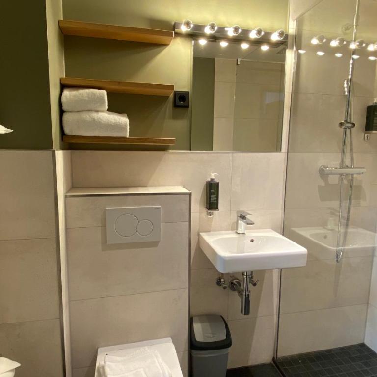 Munich Rooms Hotel - Standard Einzelzimmer mit eigenem Bad - 3
