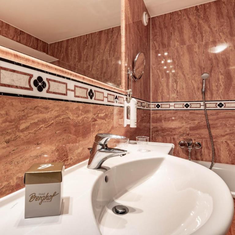 Hotel Berghof Mayrhofen - Penthouse Zimmer - 4
