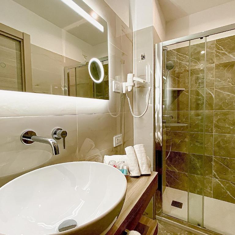 Hotel Victoria - Triple Room - 4