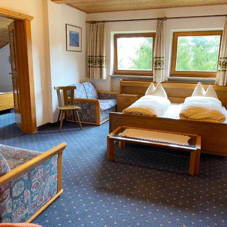 Hotel Friedemann - Camera Familiare con Vista Montagna - 8