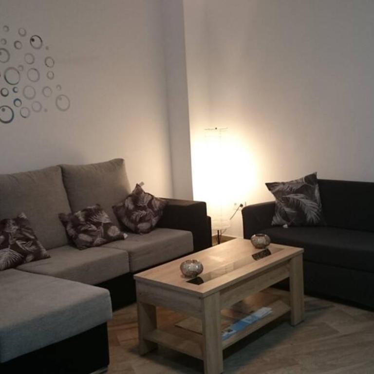 Espacioso y céntrico piso con zona chill-out - Apartment - 17