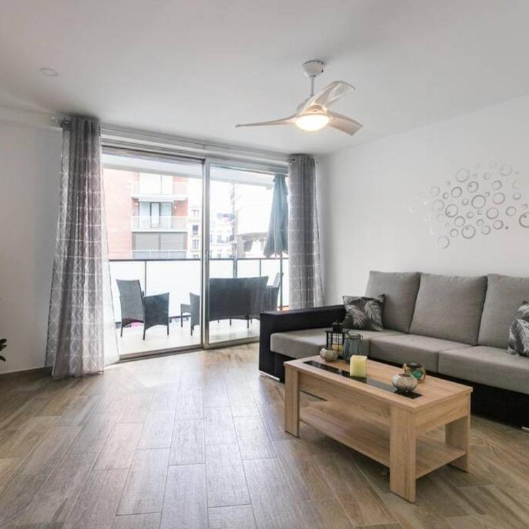 Espacioso y céntrico piso con zona chill-out - Apartment - 28