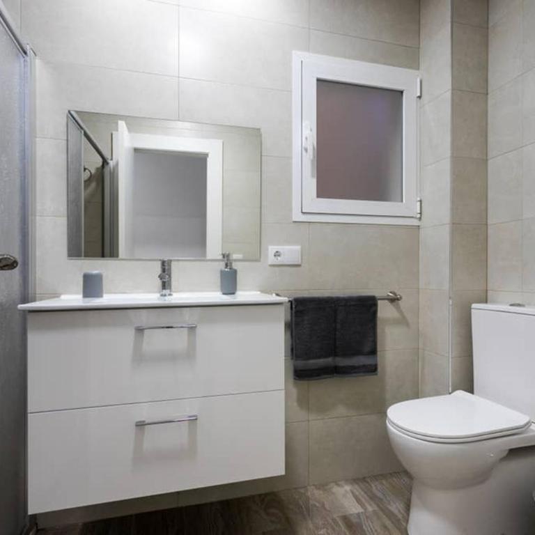 Espacioso y céntrico piso con zona chill-out - Apartment - 38