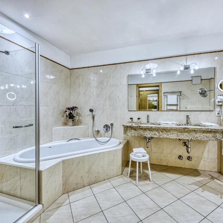 Hotel Traubenheim - Suite Junior con balcón - 1