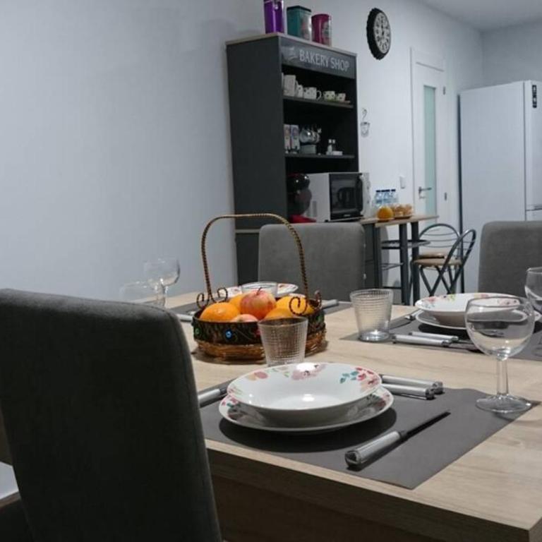 Espacioso y céntrico piso con zona chill-out - Apartment - 64