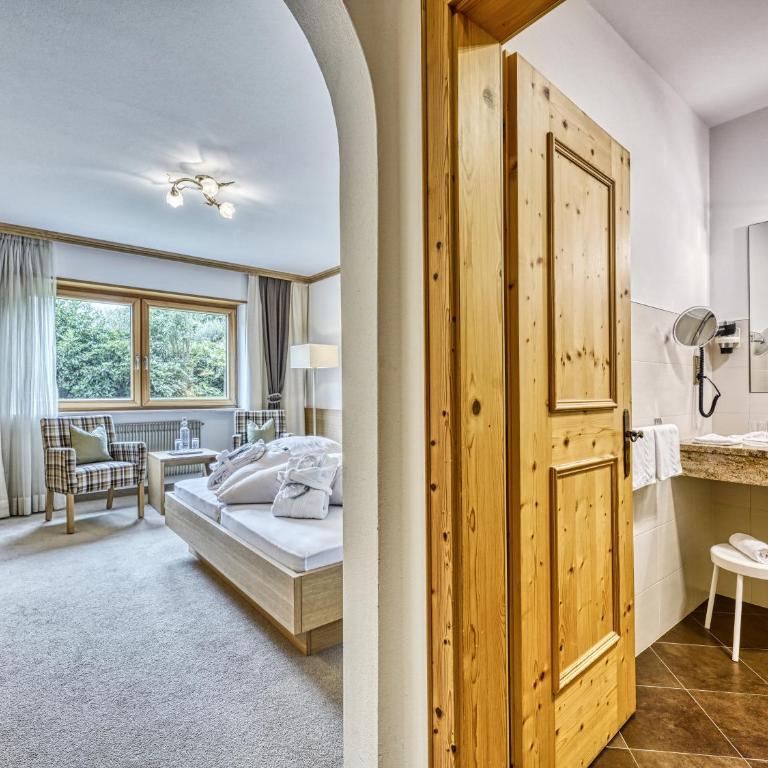 Hotel Traubenheim - Double Room - without Air Conditioning and Balcony - 2